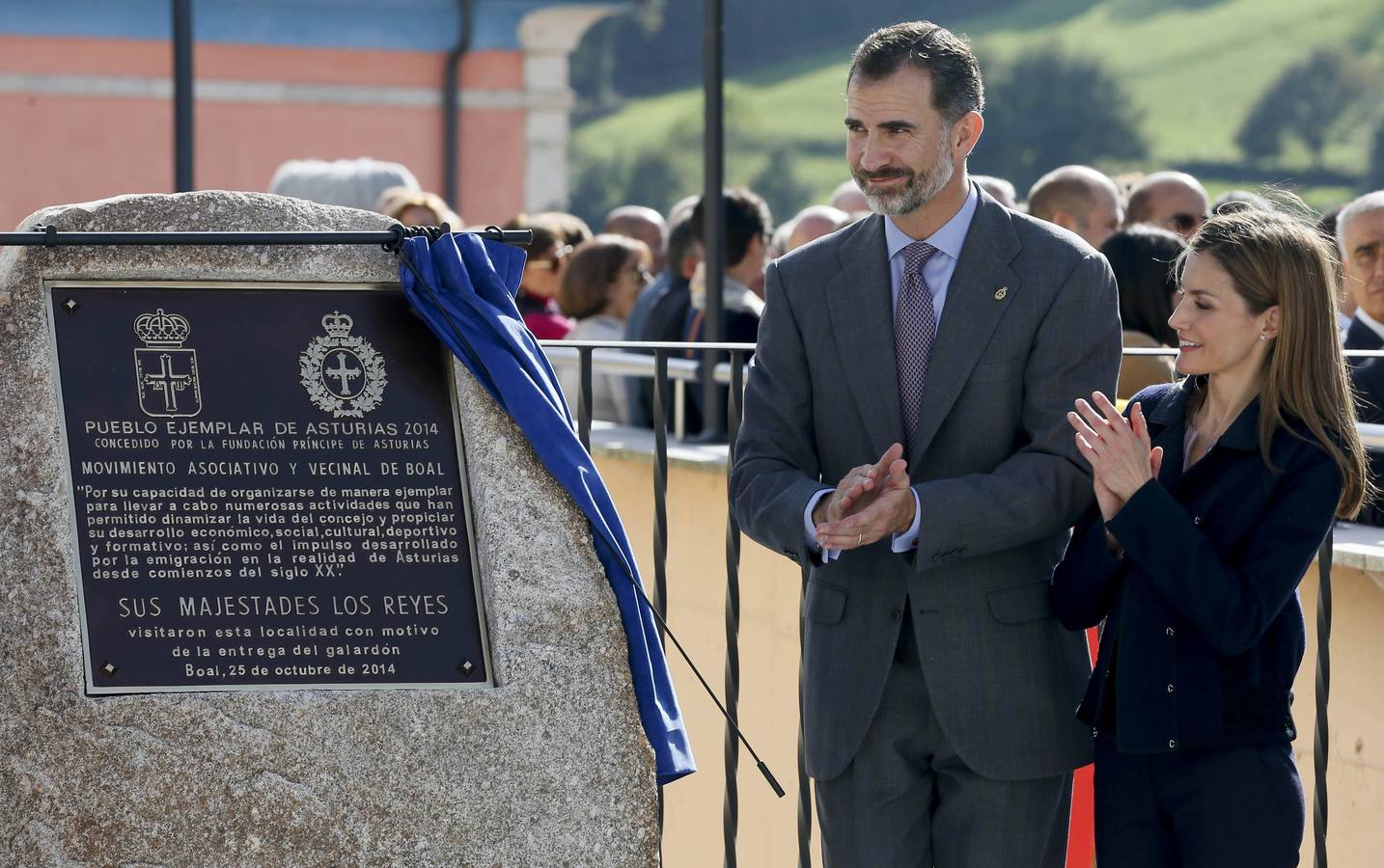 Los Reyes visitan Boal para entregar el Premio al Pueblo Ejemplar 2014