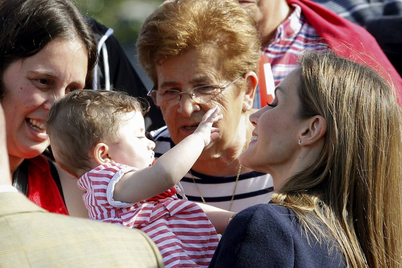 Los Reyes visitan Boal para entregar el Premio al Pueblo Ejemplar 2014