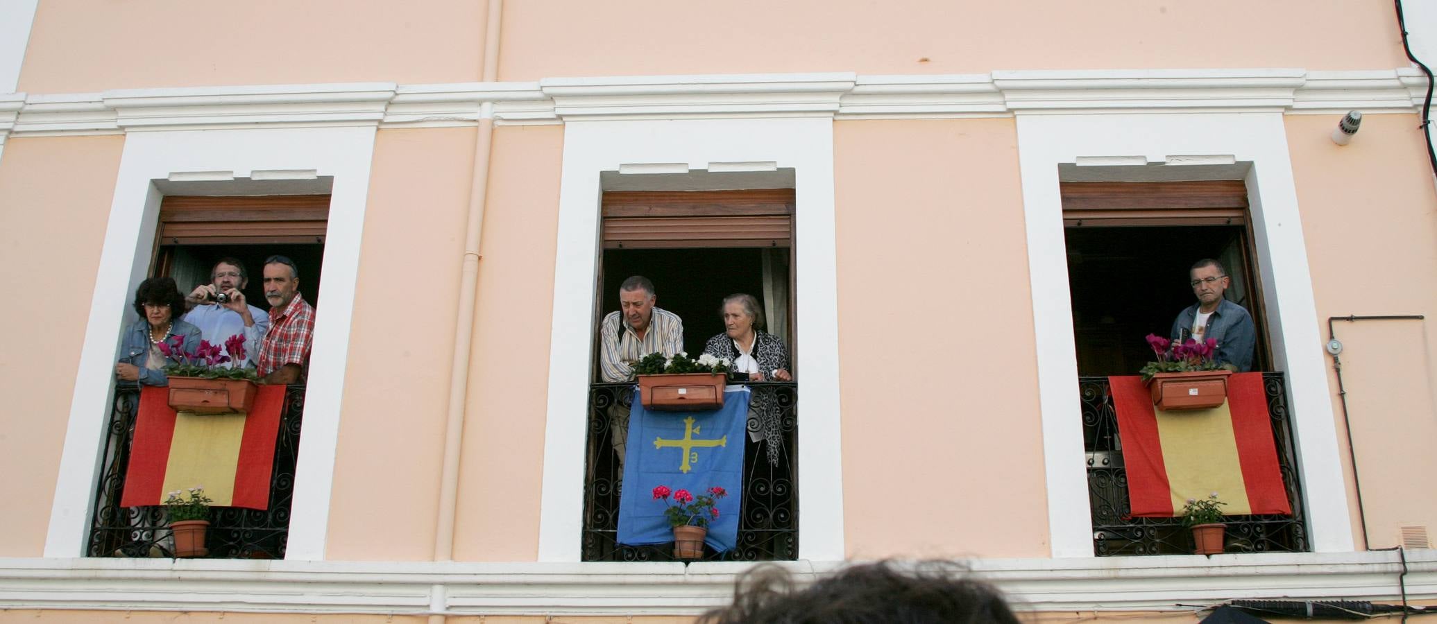 Los Reyes visitan Boal para entregar el Premio al Pueblo Ejemplar 2014