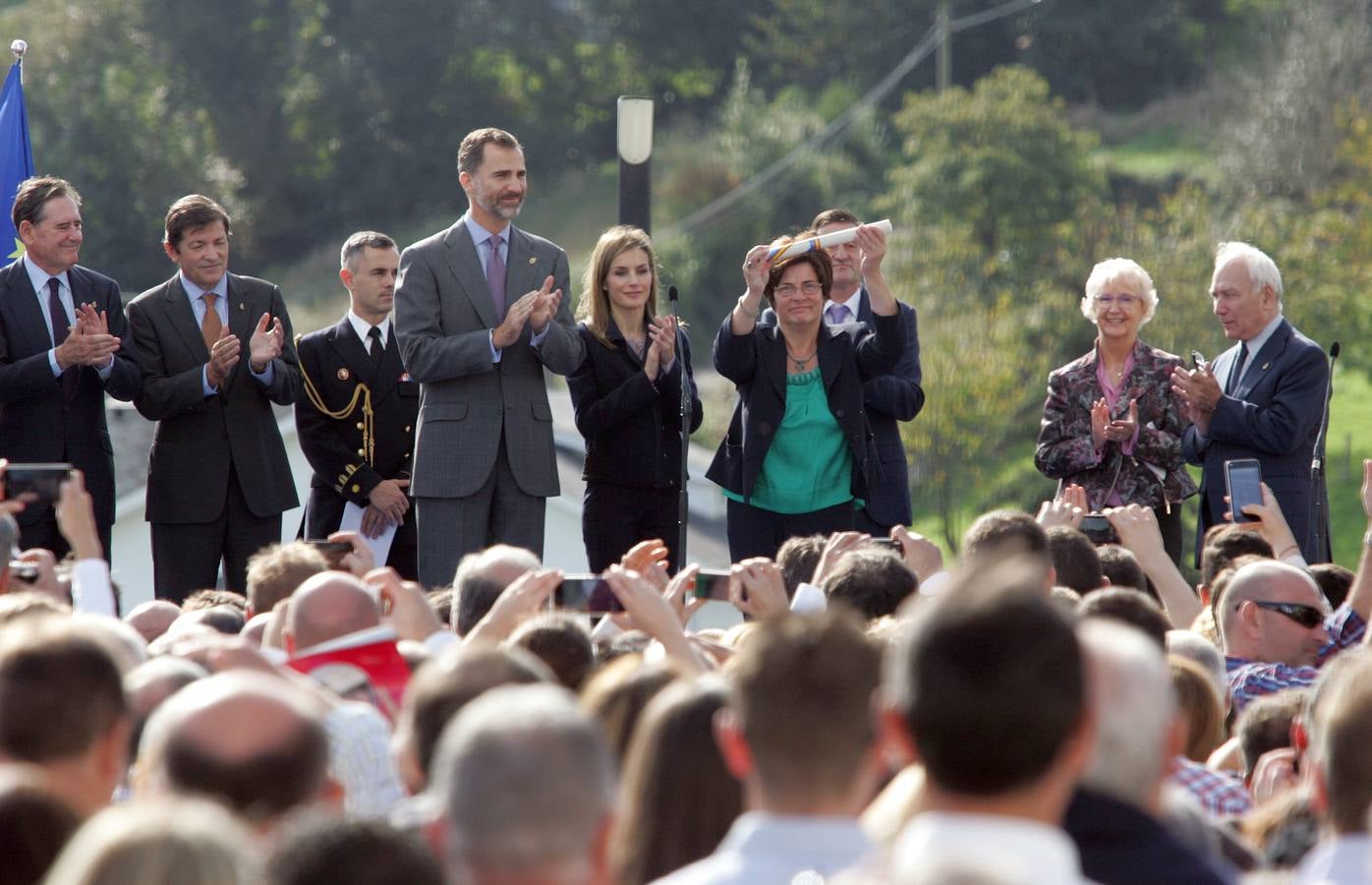 Los Reyes visitan Boal para entregar el Premio al Pueblo Ejemplar 2014