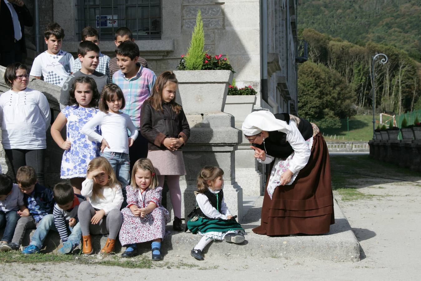 Los Reyes visitan Boal para entregar el Premio al Pueblo Ejemplar 2014