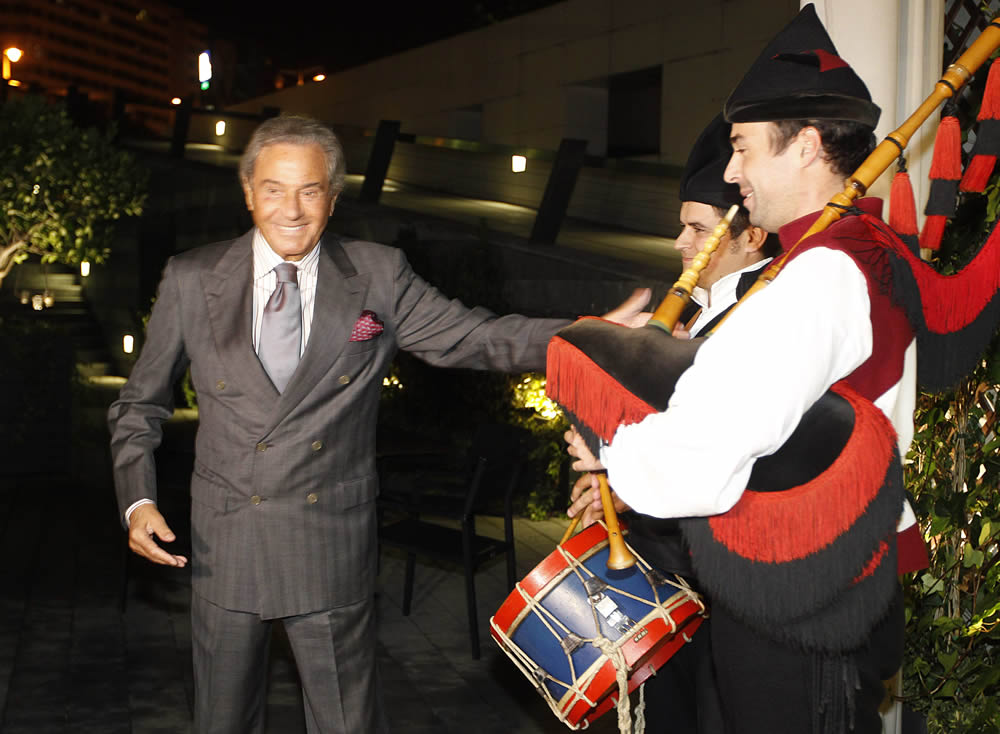 Homenaje del PP de Gijón a Arturo Fernánez