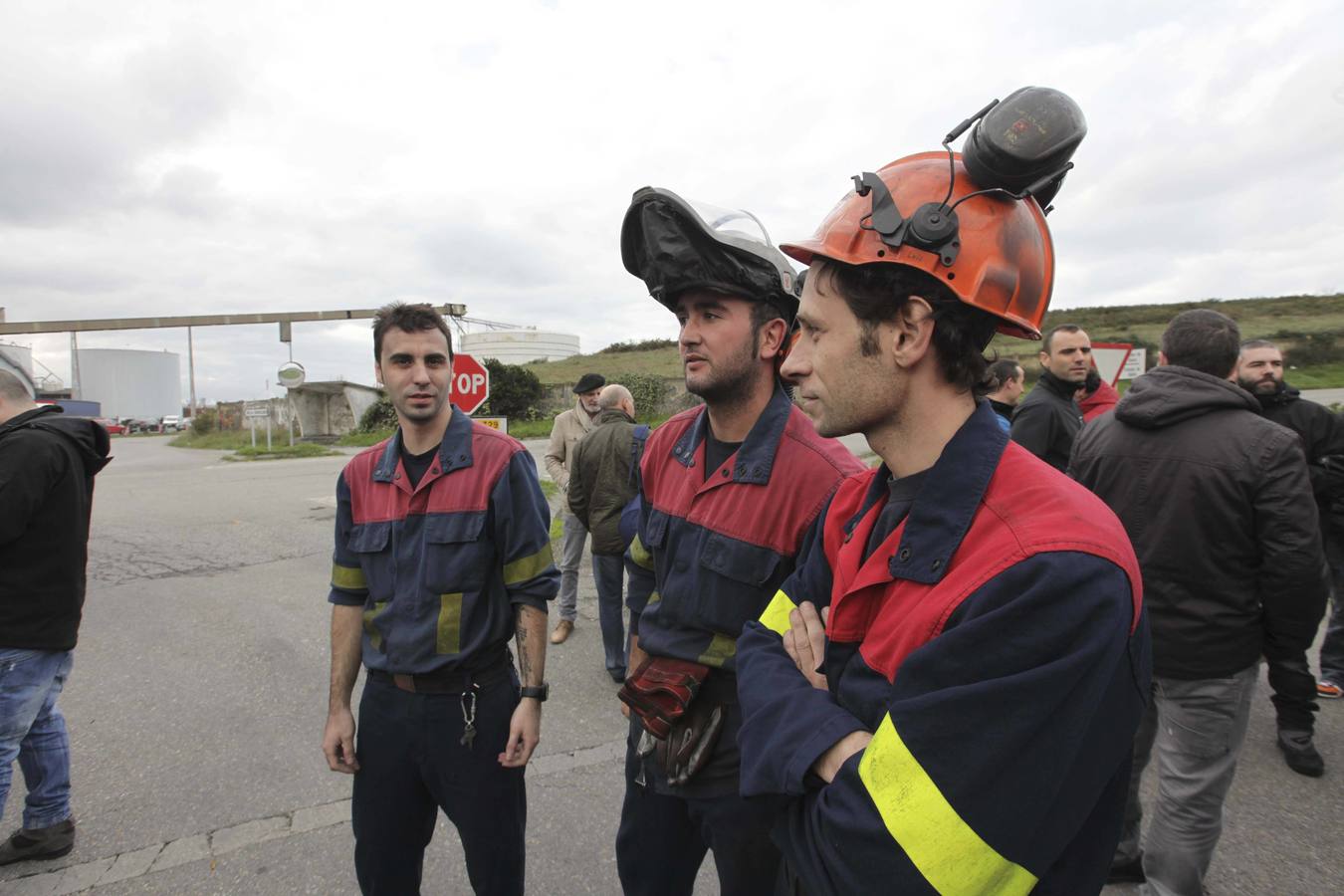 Concentración de los trabajadores de Alcoa ante el anuncio de despidos masivos