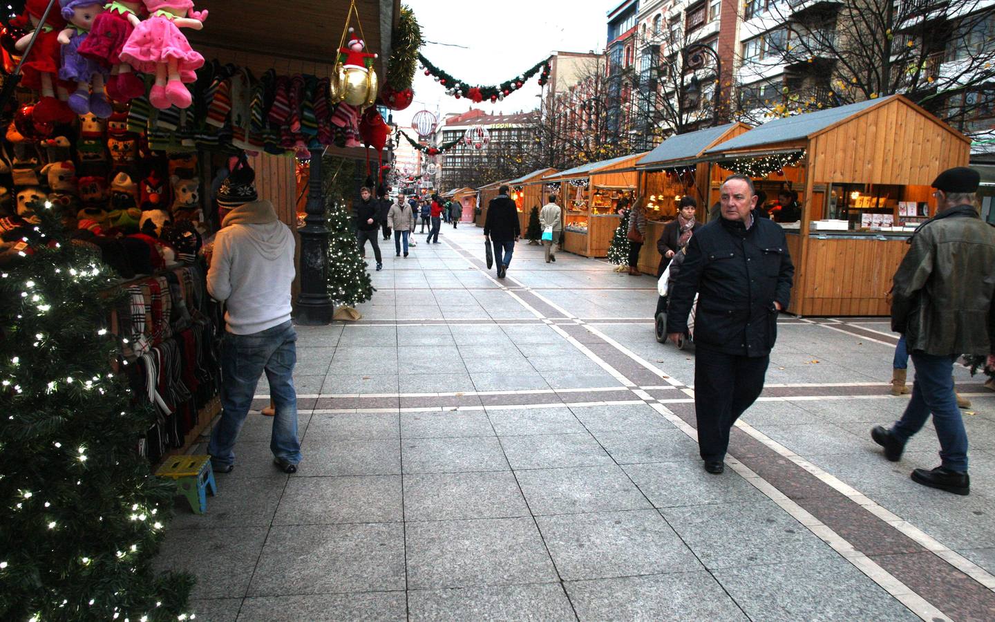 Gijón enciende la iluminación de Navidad