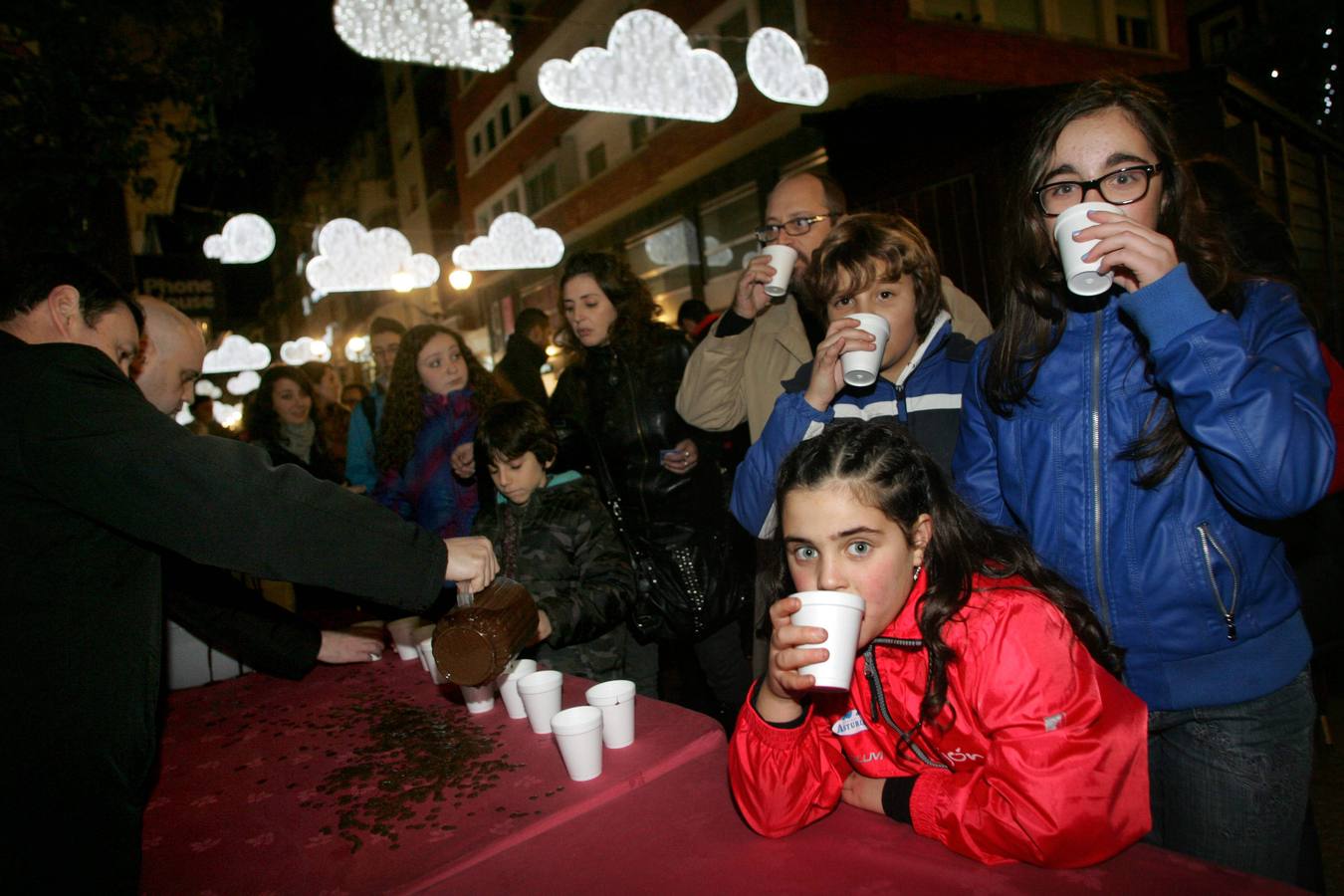 Gijón enciende la iluminación de Navidad