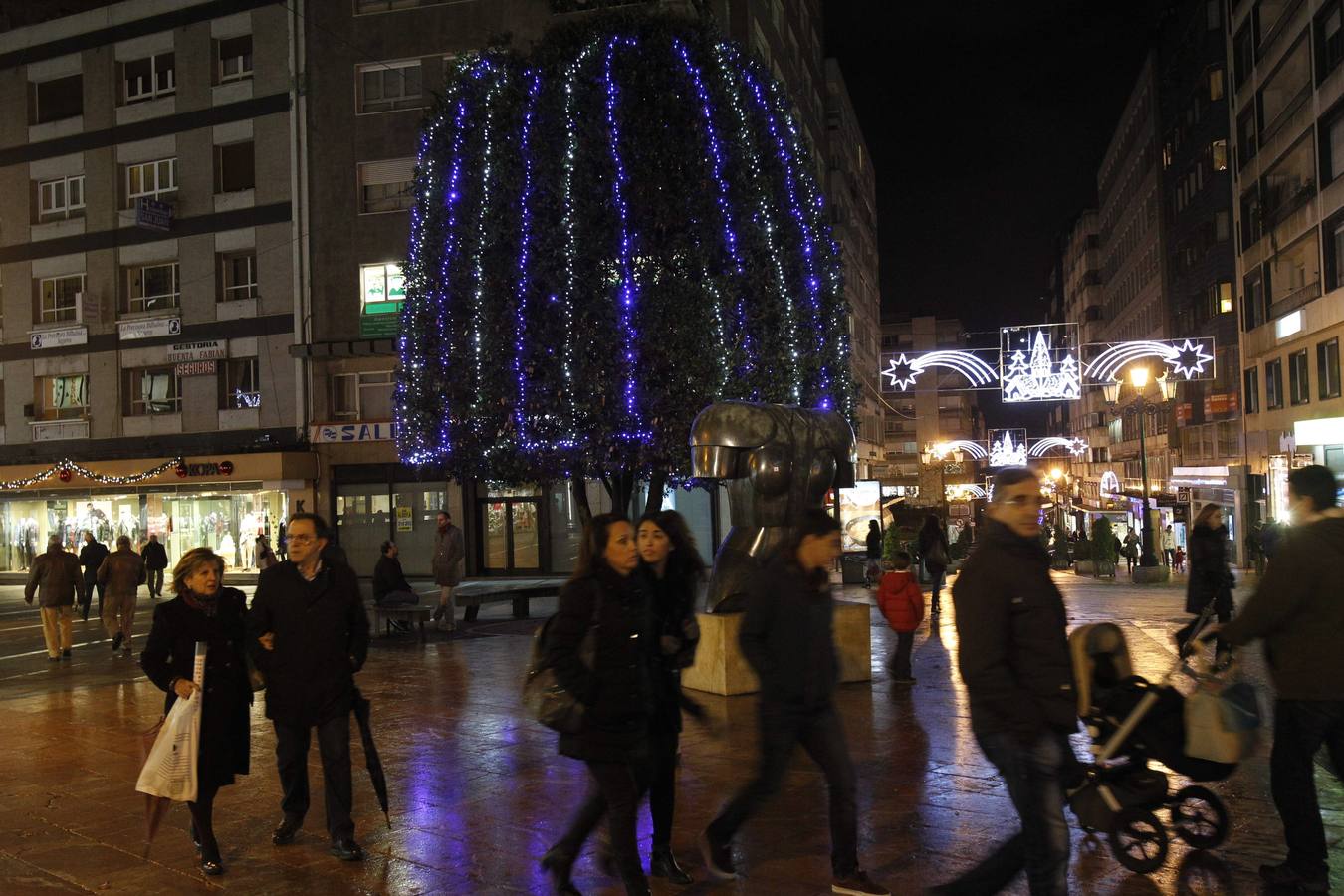 Oviedo enciende la iluminación de Navidad