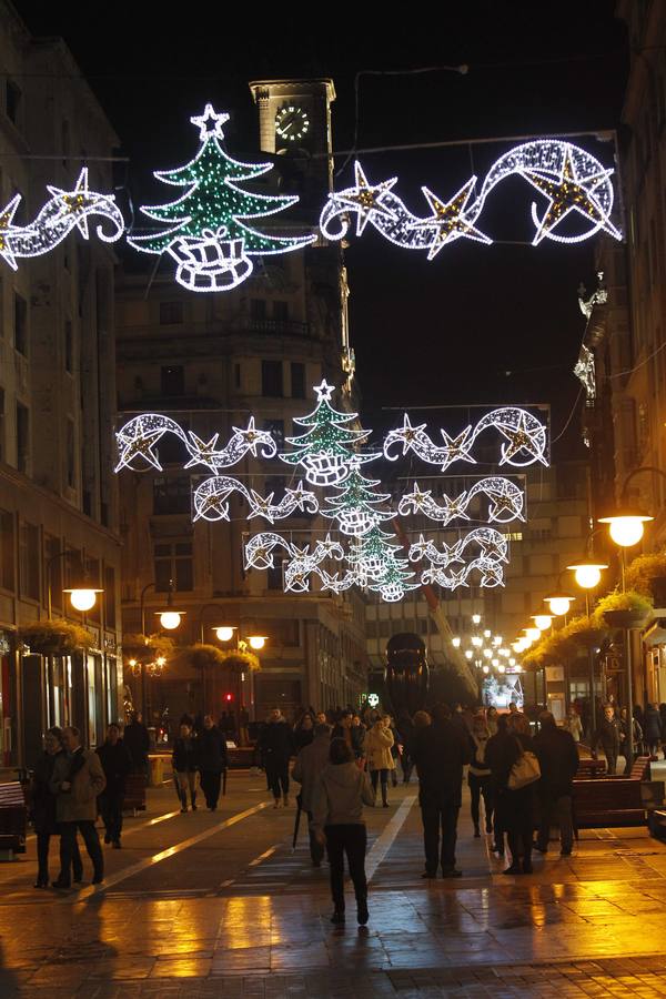 Oviedo enciende la iluminación de Navidad