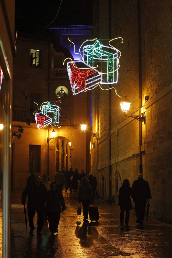 Oviedo enciende la iluminación de Navidad
