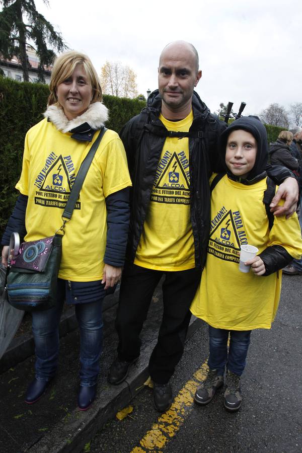 Los trabajadores de Alcoa llevan su protesta a Oviedo