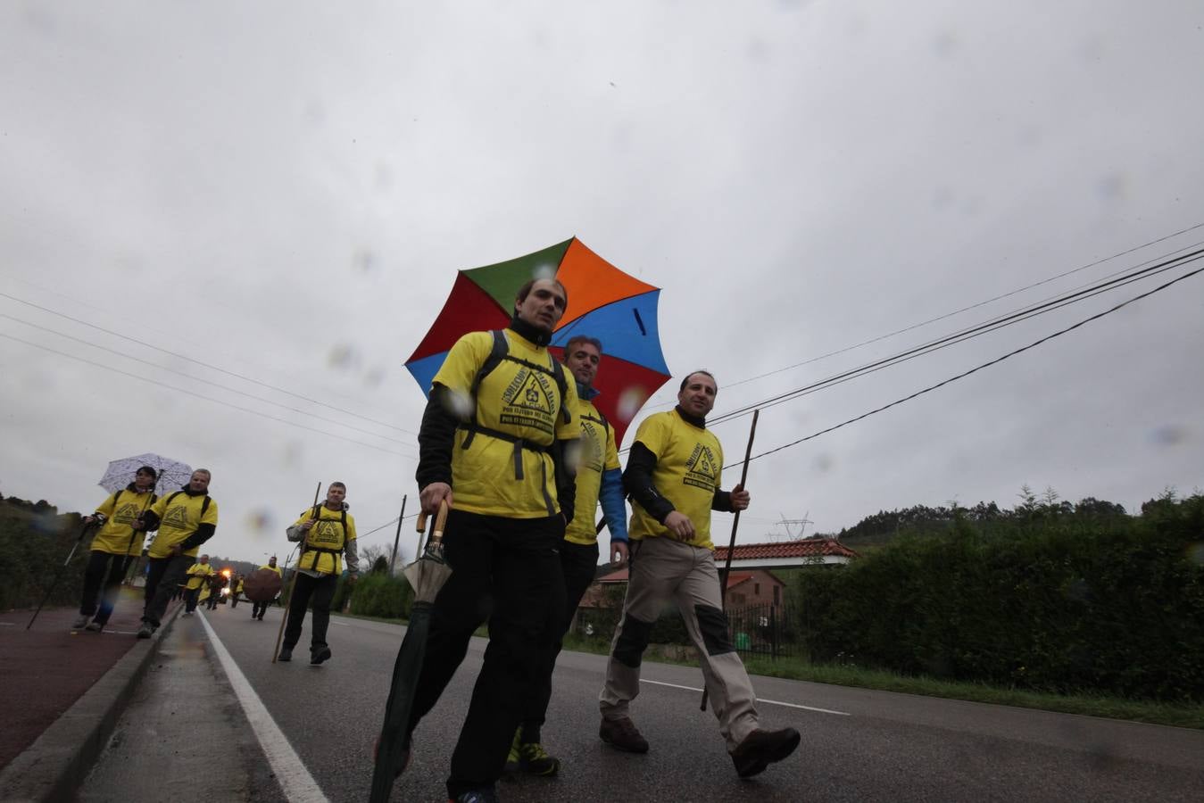 Los trabajadores de Alcoa marchan a Oviedo en defensa de sus empleos