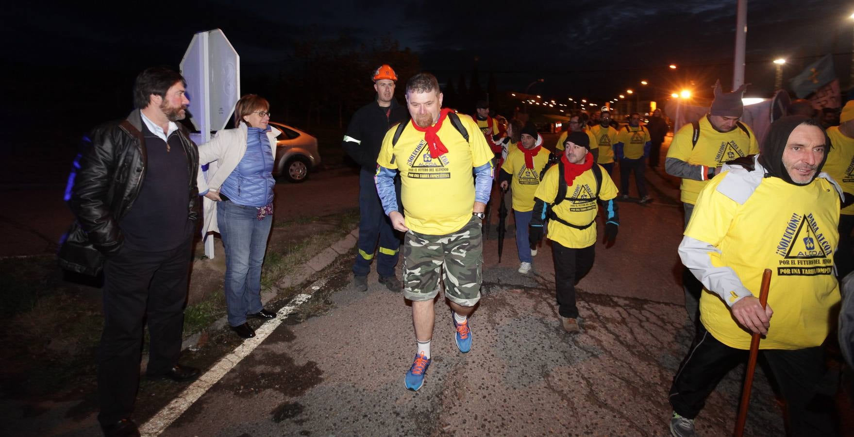 Los trabajadores de Alcoa marchan a Oviedo en defensa de sus empleos