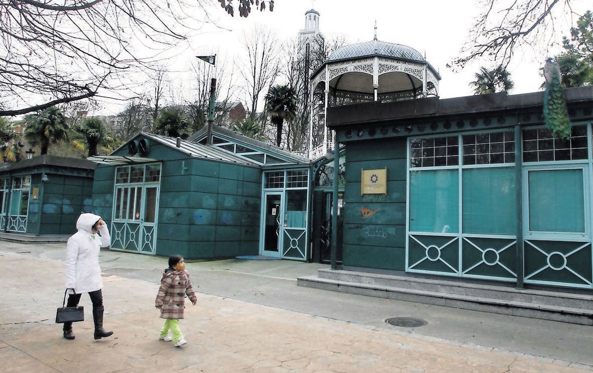 Cinco edificios de Oviedo con la puerta cerrada
