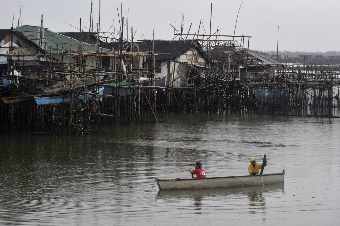 El tifón Hagupit deja 27 muertos y miles de desplazados en Filipinas