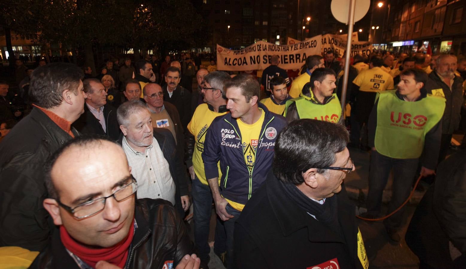 Multitudinaria manifestación en Avilés contra el cierre de Alcoa