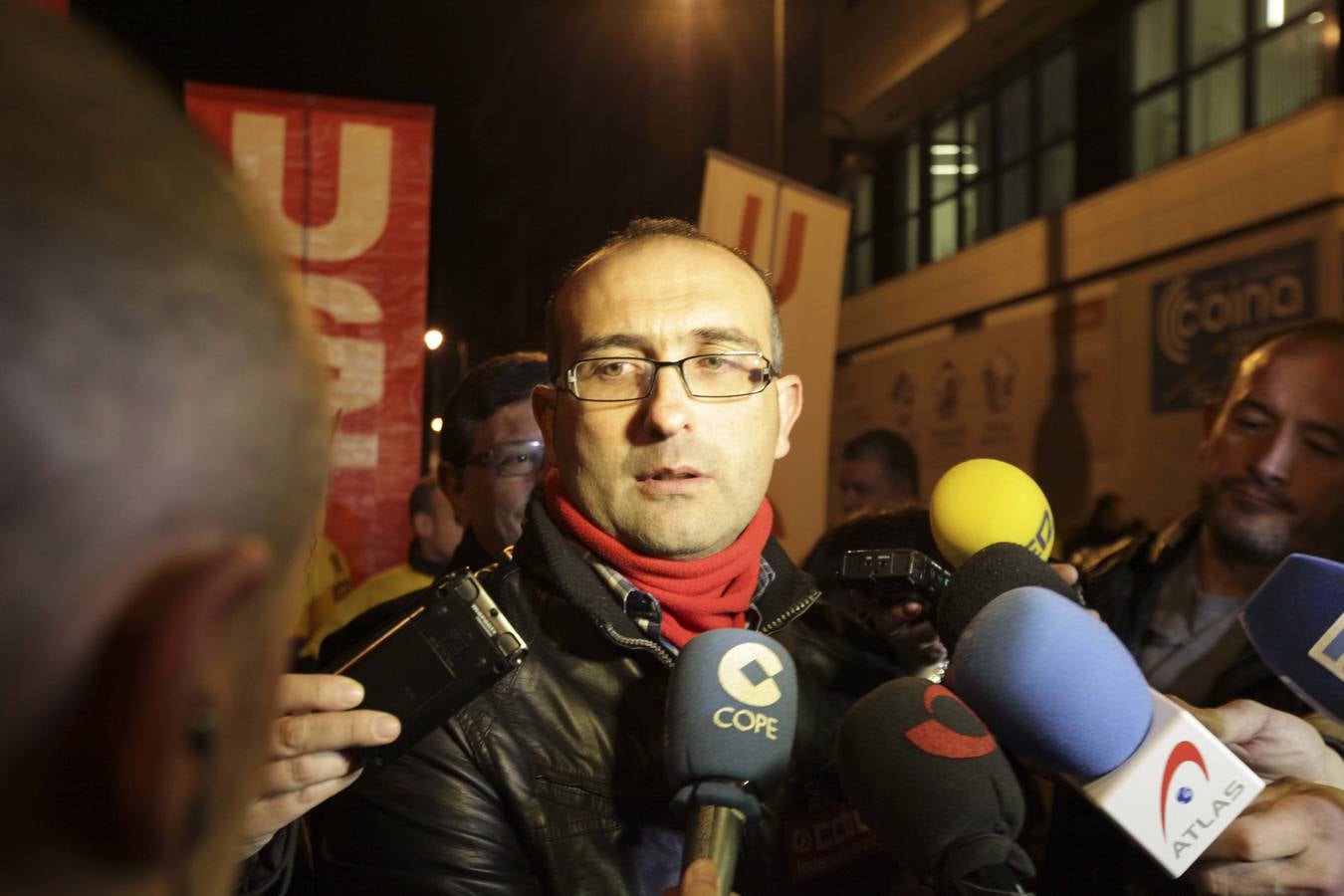 Multitudinaria manifestación en Avilés contra el cierre de Alcoa