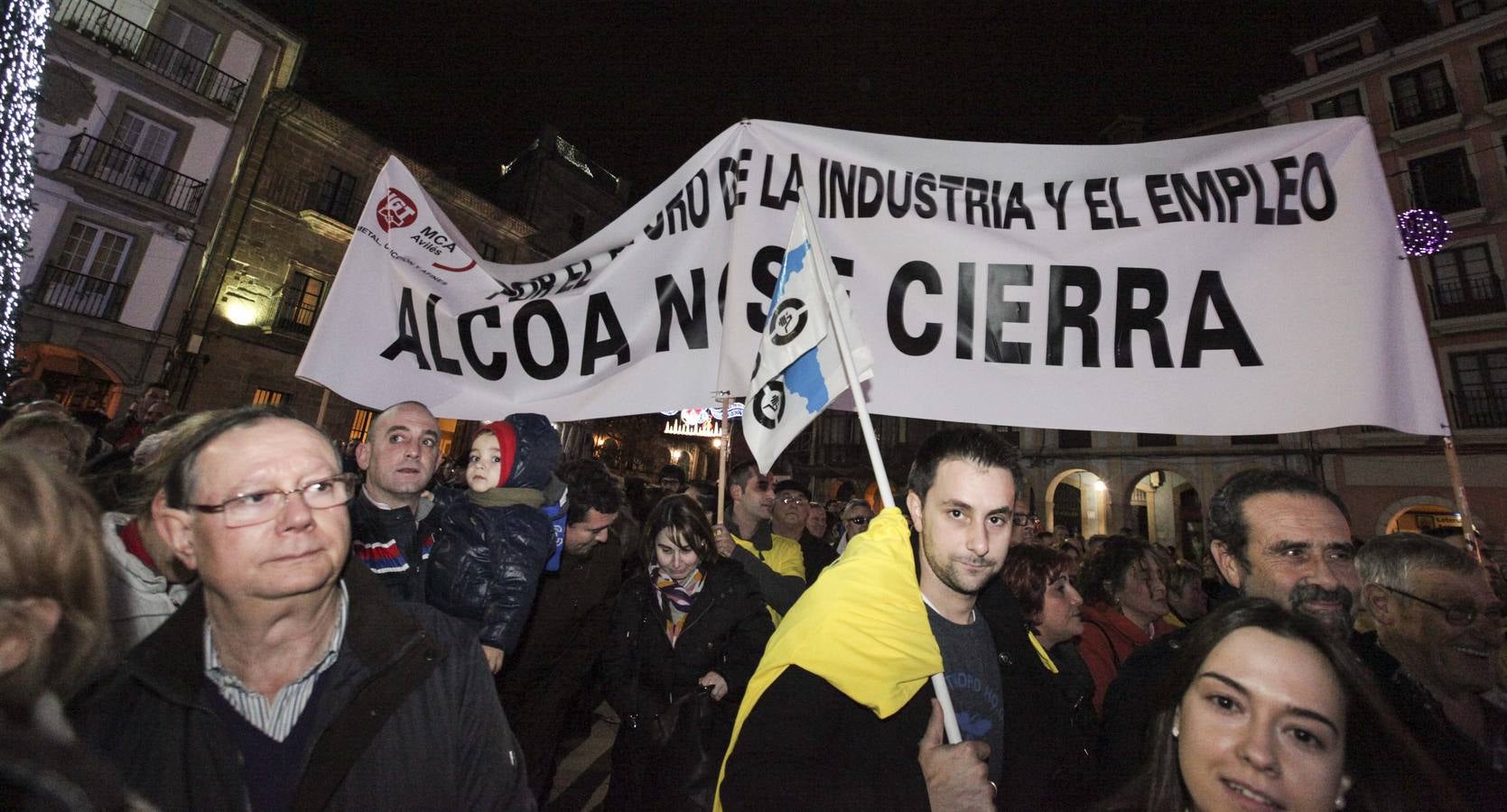 Multitudinaria manifestación en Avilés contra el cierre de Alcoa