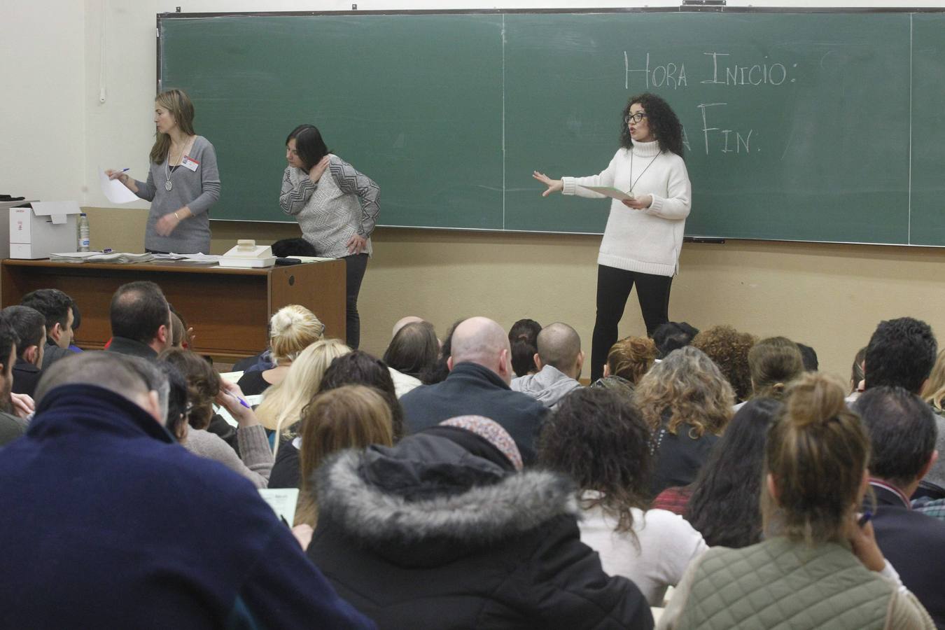 2.500 personas tratan de conseguir 52 puestos de trabajo