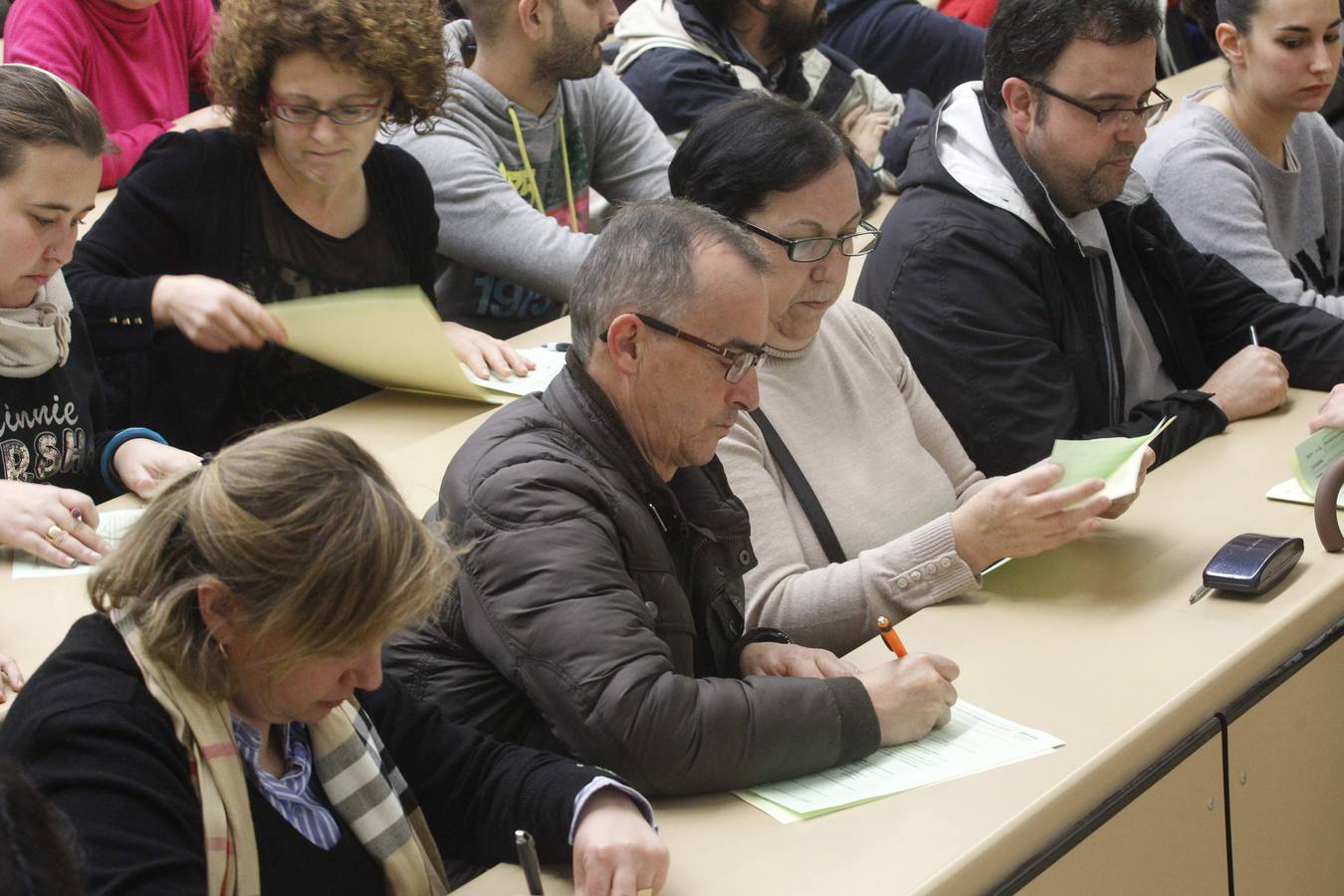 2.500 personas tratan de conseguir 52 puestos de trabajo