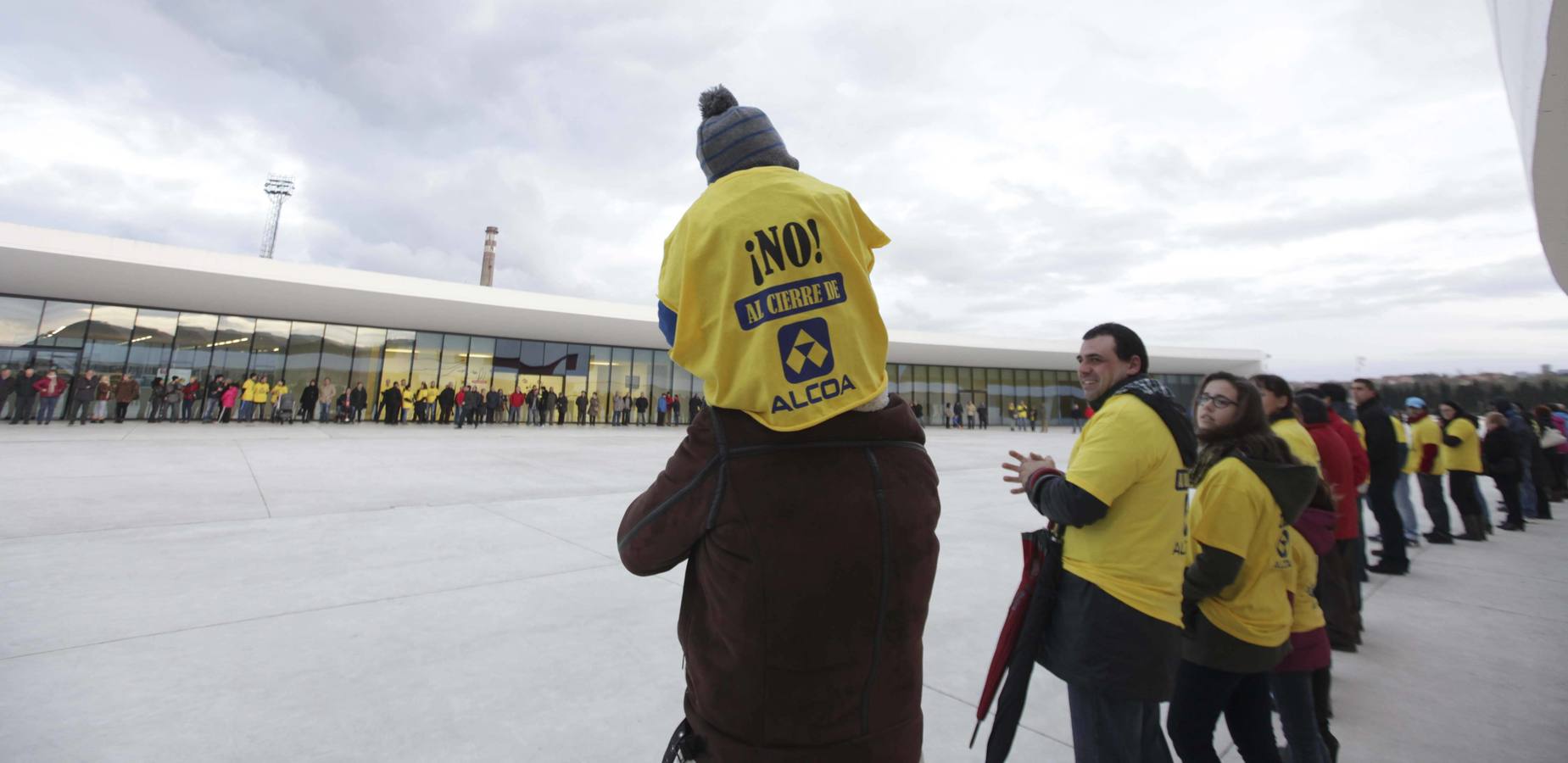 Manifestación en apoyo a los trabajadores de Alcoa en el Niemeyer