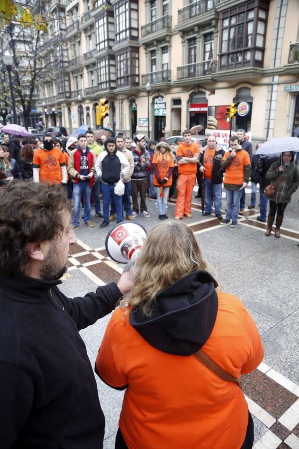 Protesta de los trabajadores de Burger King en Gijón