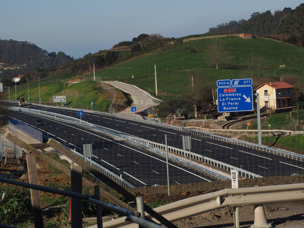 Últimos preparativos antes de la inauguración del tramo Unquera -La Franca