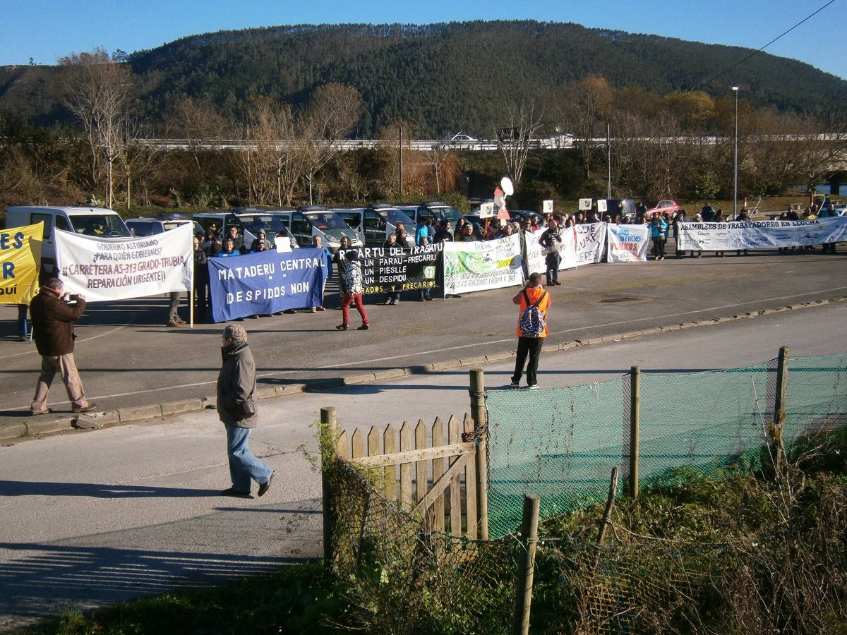Protesta en la inauguración de la autovía del Cantábrico
