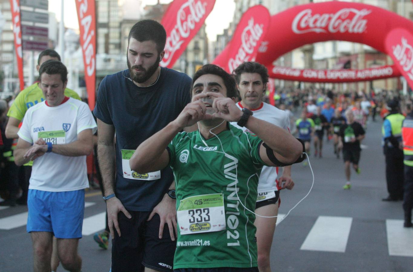 Borja García y Beatriz Álvarez ganan la San Silvestre de Gijón