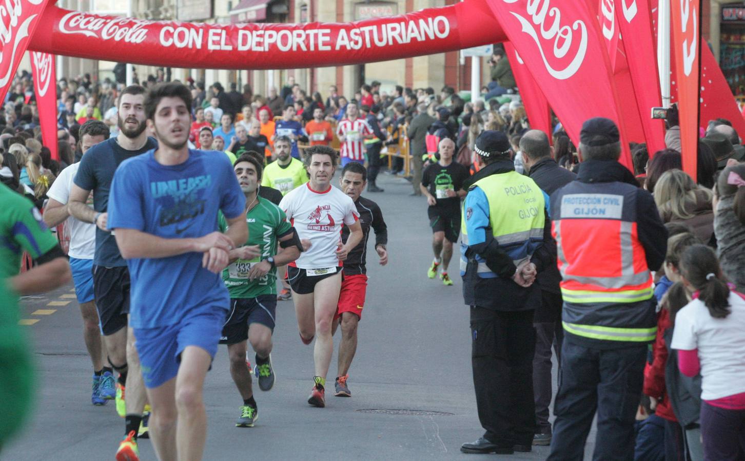 Borja García y Beatriz Álvarez ganan la San Silvestre de Gijón