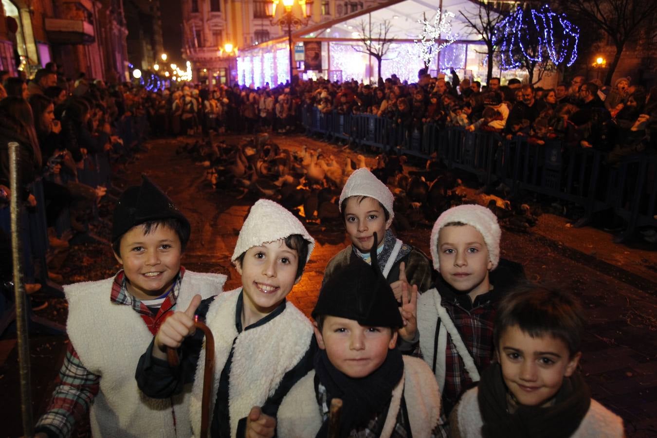 Los Reyes Magos llevan la ilusión a las calles de Oviedo