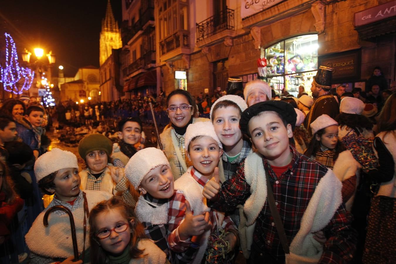 Los Reyes Magos llevan la ilusión a las calles de Oviedo