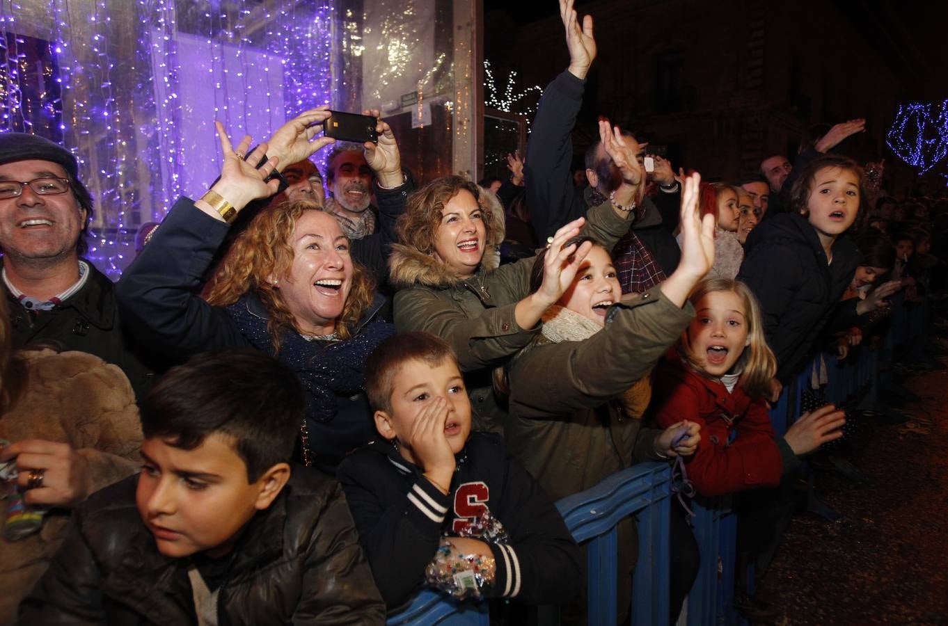 Los Reyes Magos llevan la ilusión a las calles de Oviedo