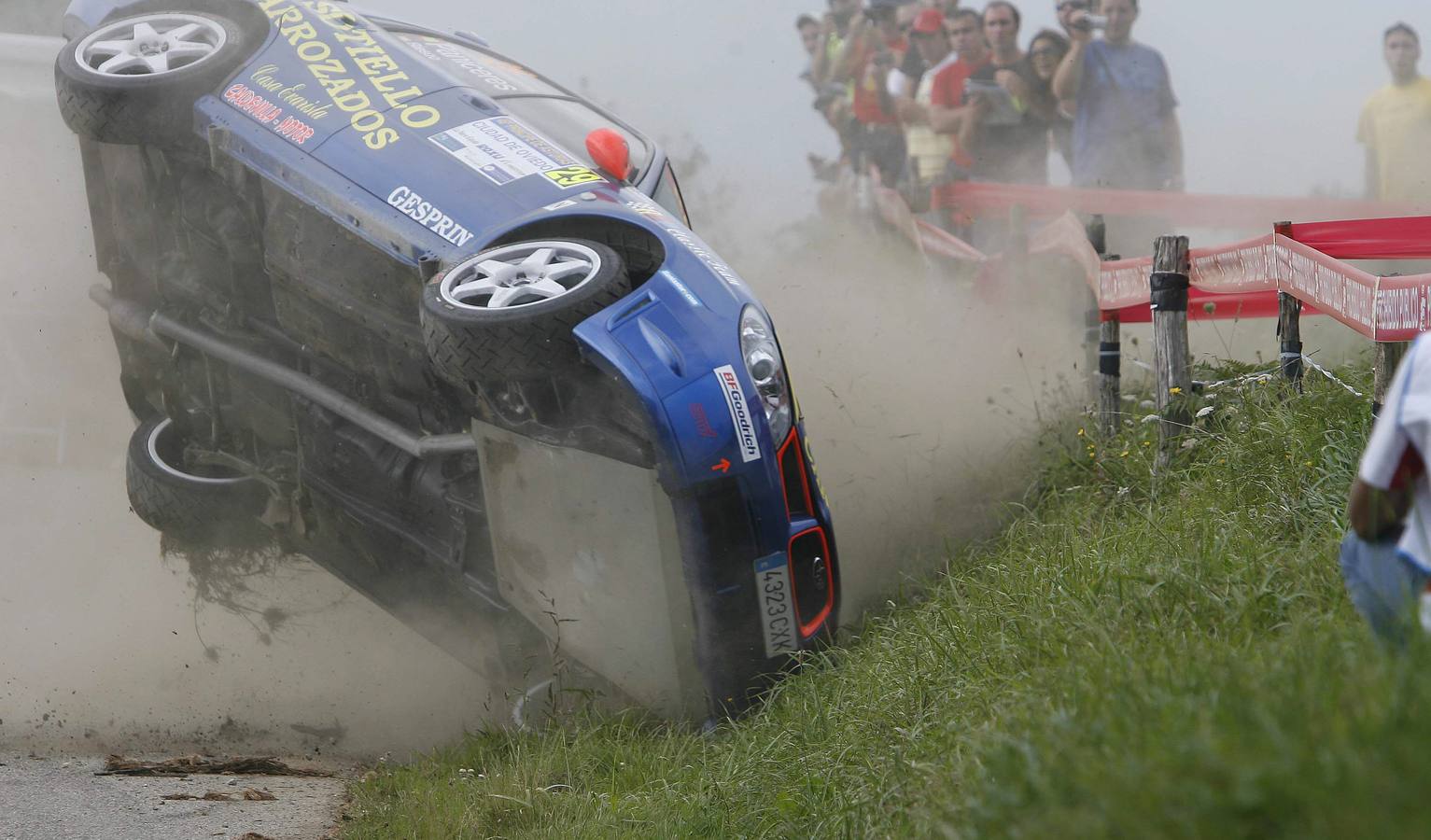 Accidente del Subaru de Paniceres en La Zorea en el 46 Rally Príncipe de Asturias. 11/09/2009