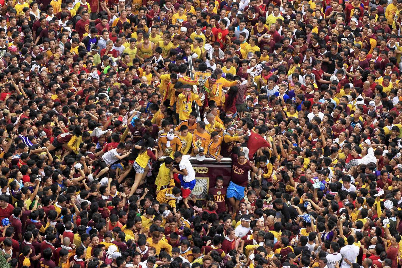 Pasión por la cruz en la ciudad de Manila