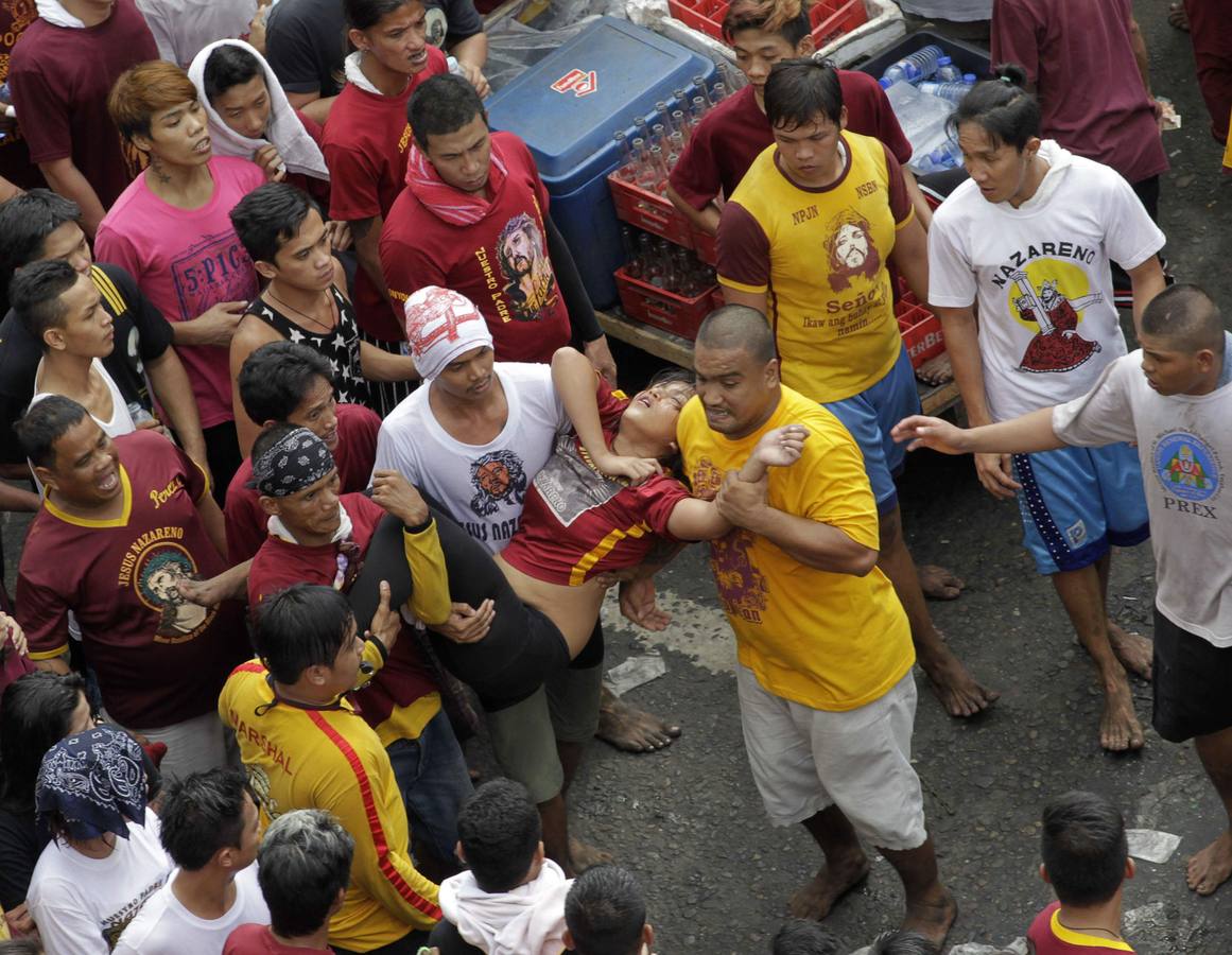 Pasión por la cruz en la ciudad de Manila