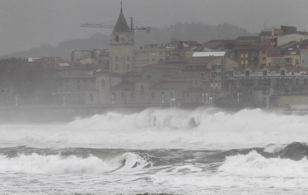 Asturias, en alerta por viento y nevadas