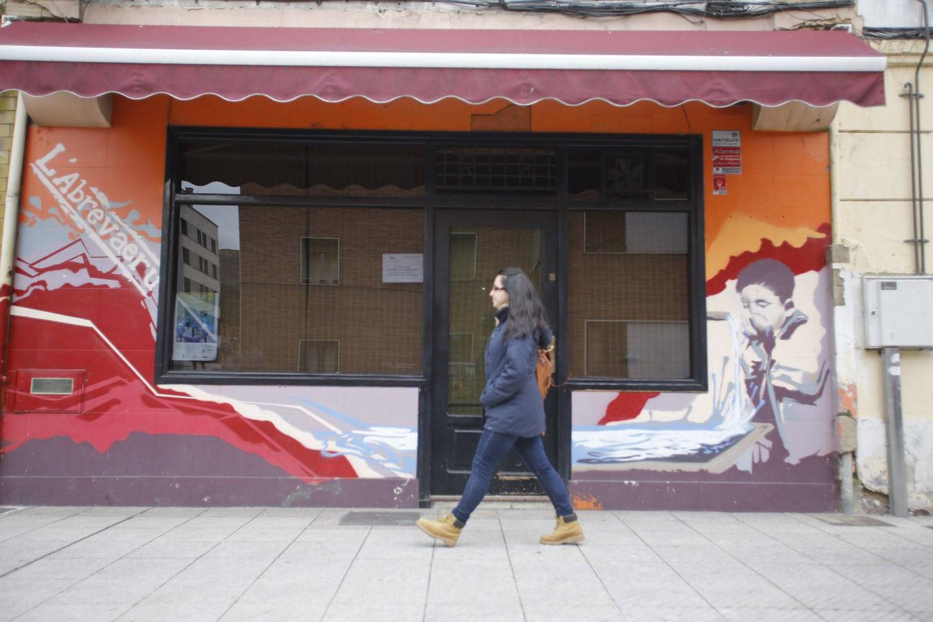 Mi puerta es un grafiti