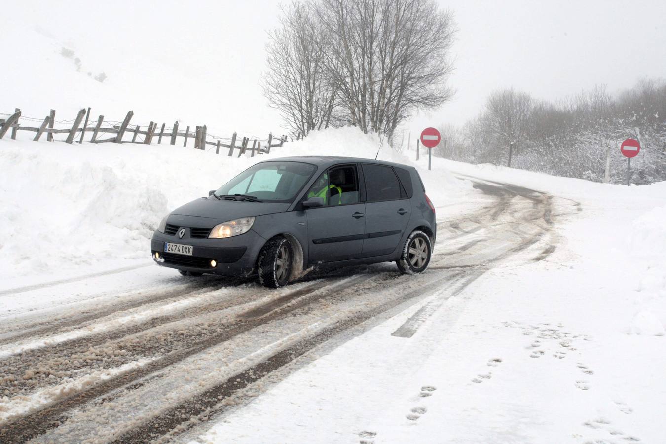 La nieve cubre Pajares