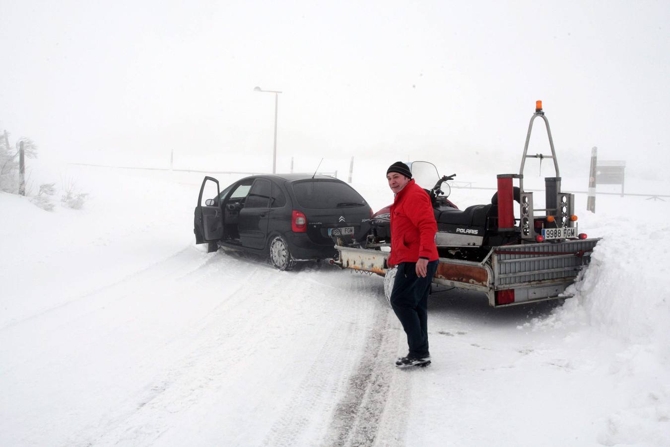 La nieve cubre Pajares