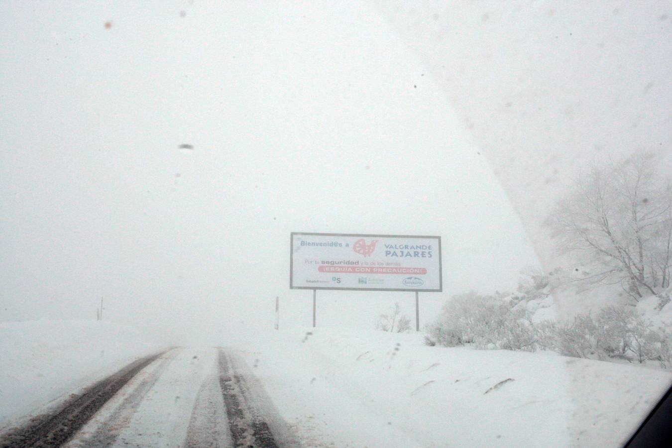 La nieve cubre Pajares