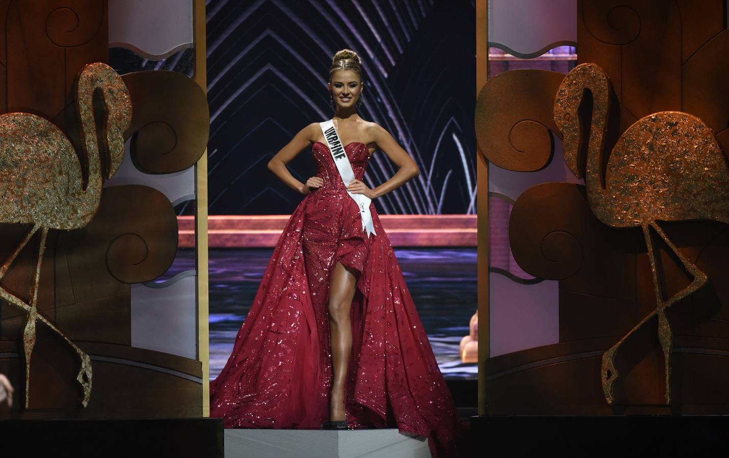 La colombiana Paulina Vega se corona Miss Universo