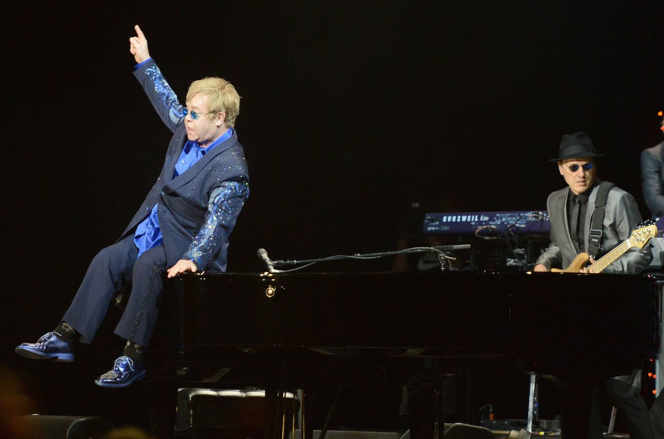 En China, en noviembre de 2012, subido sobre su piano.