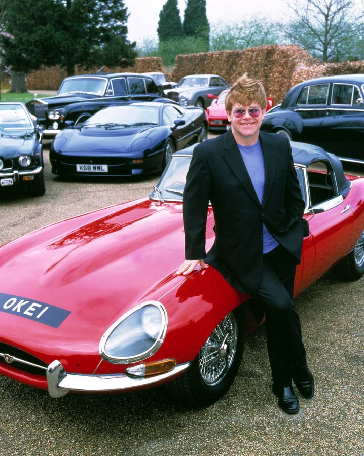 Antes de subastar algunos de sus coches en 2001.