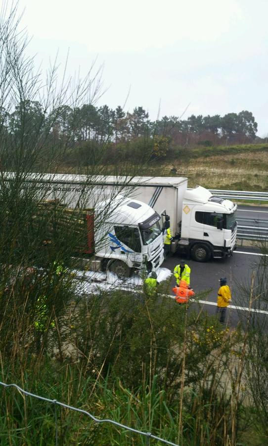Imágenes del accidente en Coaña