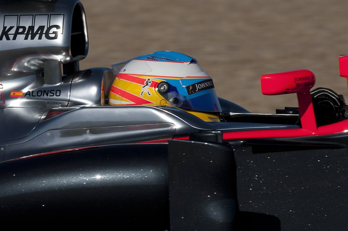 Alonso estrena su McLaren-Honda MP4-30