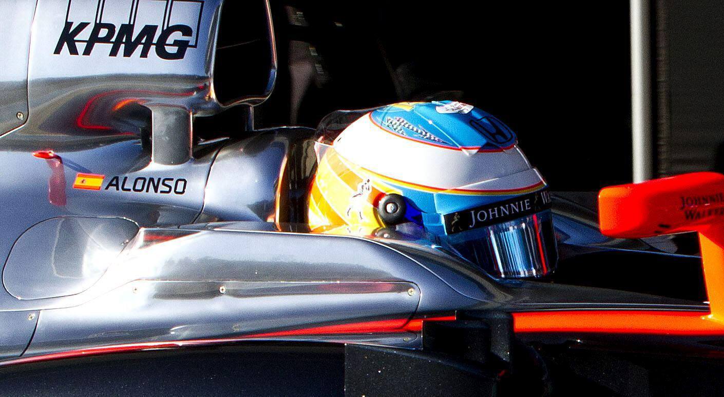 Alonso estrena su McLaren-Honda MP4-30