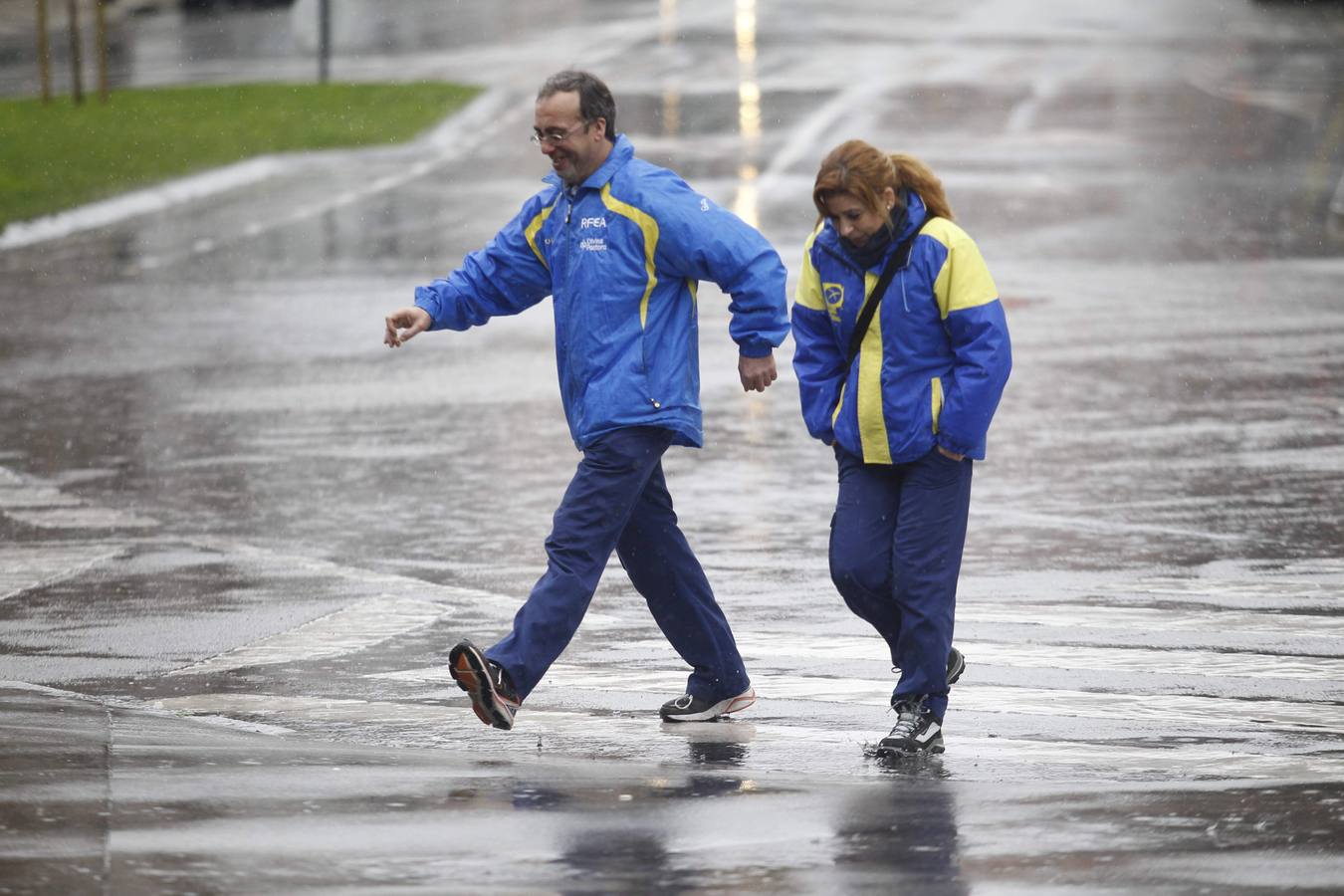 Caen los primeros copos en Oviedo