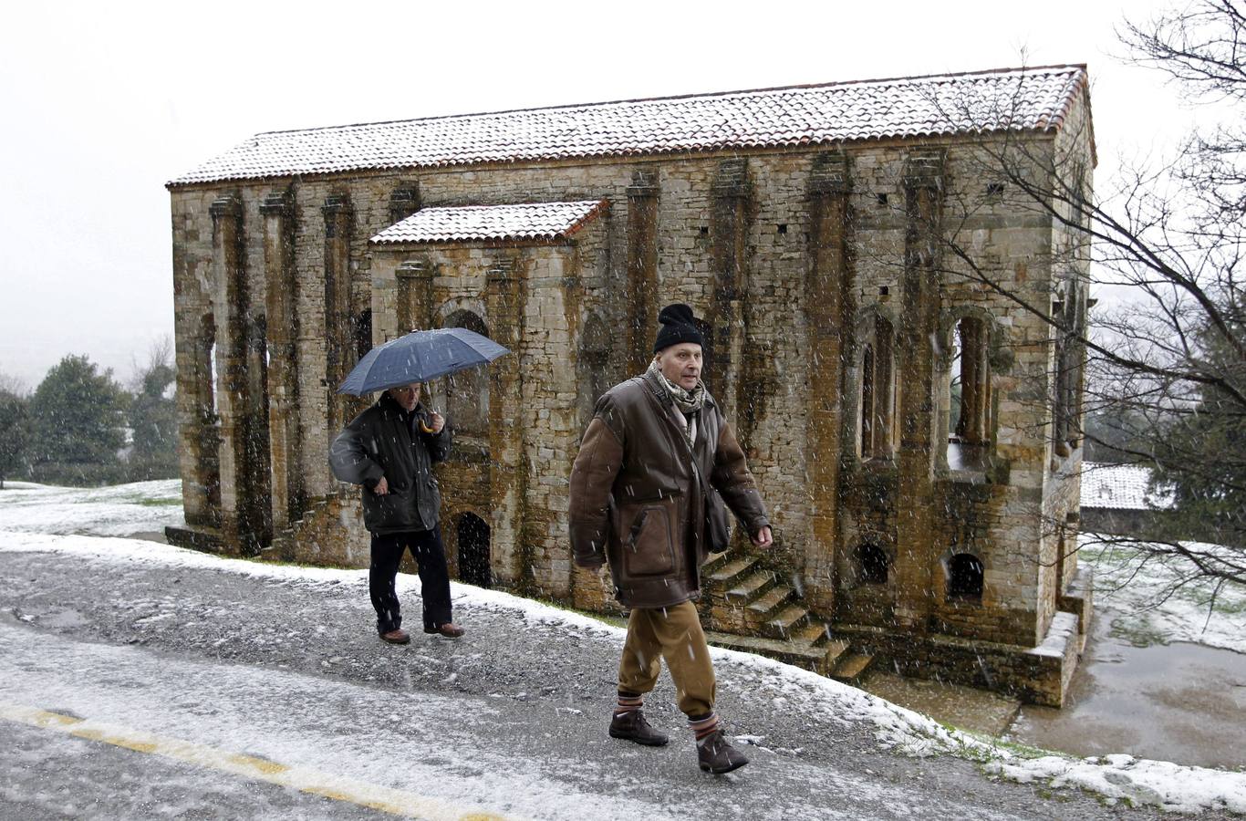 La nieve llega a Oviedo