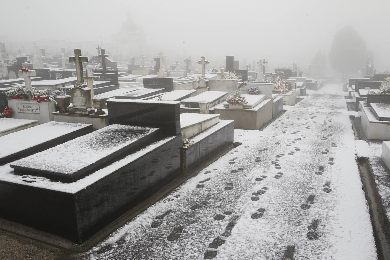 La nieve cubre en Oviedo