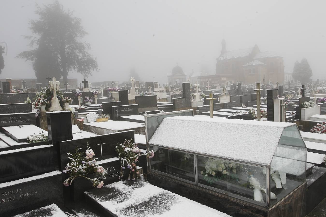 La nieve cubre en Oviedo