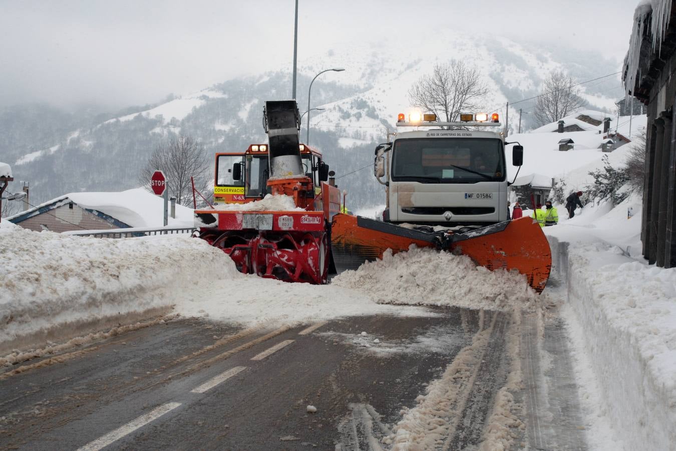 Las espectaculares imágenes que deja el trabajo para limpiar Pajares